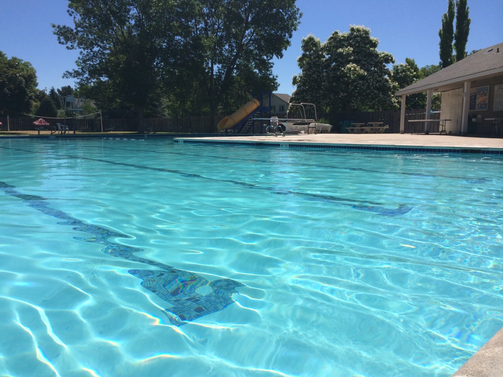 outdoor pool membership near me